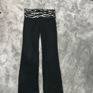 Victoria’s Secret Pink yoga pants